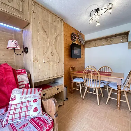Appartement 2 Au Pied Des Pistes Avec Piscine Interieure - Fr-1-505-228