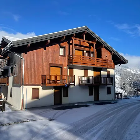 Appartement 2 Au Pied Des Pistes Avec Piscine Interieure - Fr-1-505-228